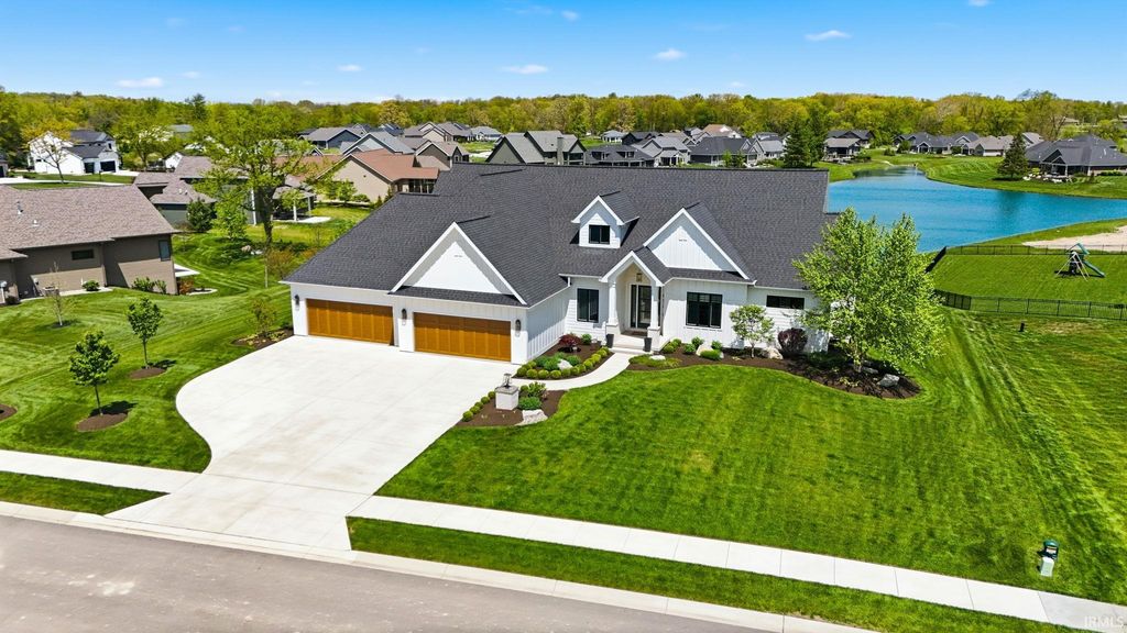 10479 Beaugreen Cove, Leo, IN 46765