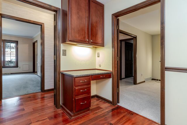 111 N Nob Hill Drive, Gahanna, OH 43230