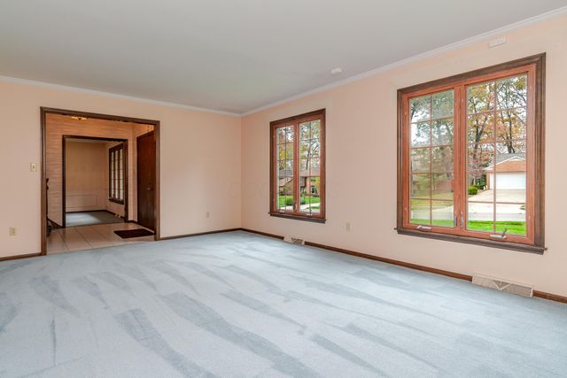 111 N Nob Hill Drive, Gahanna, OH 43230