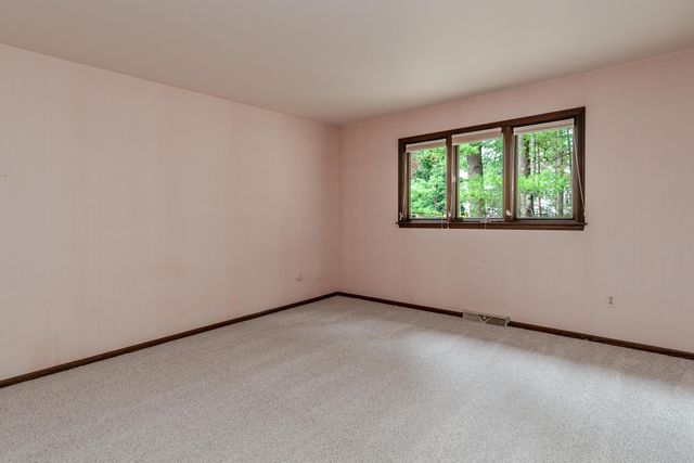 111 N Nob Hill Drive, Gahanna, OH 43230