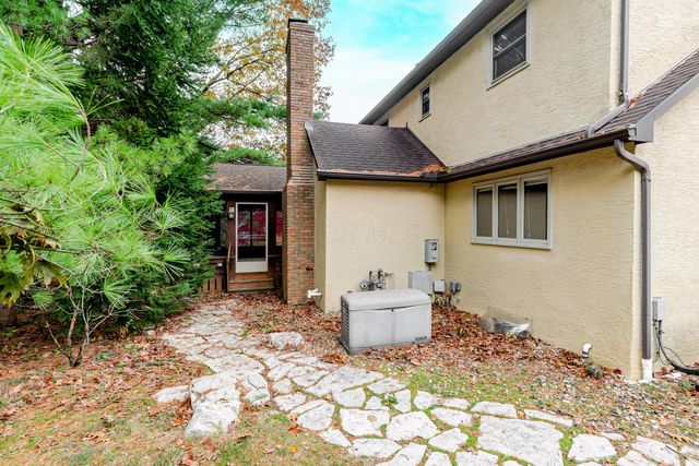 111 N Nob Hill Drive, Gahanna, OH 43230