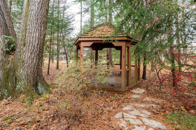 111 N Nob Hill Drive, Gahanna, OH 43230