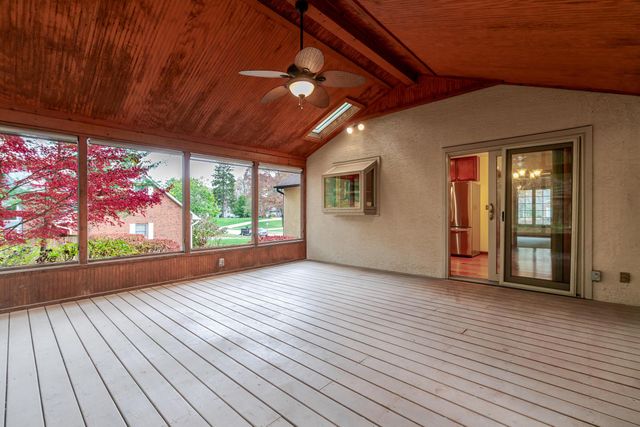 111 N Nob Hill Drive, Gahanna, OH 43230