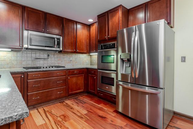 111 N Nob Hill Drive, Gahanna, OH 43230