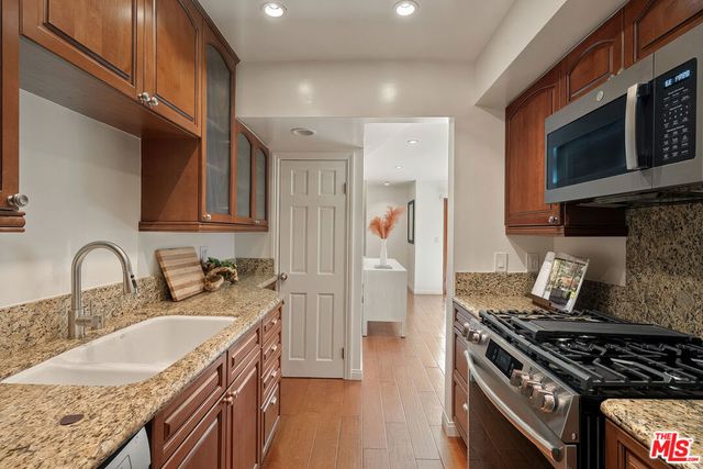 907 12th Street 4, Santa Monica, CA 90403