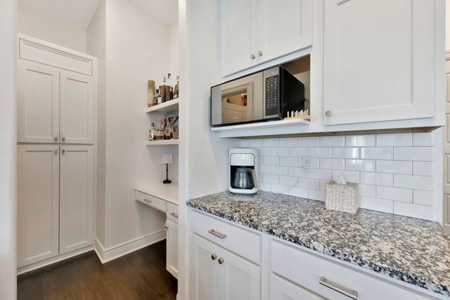 2333 N Silverdale, Andover, KS 67002