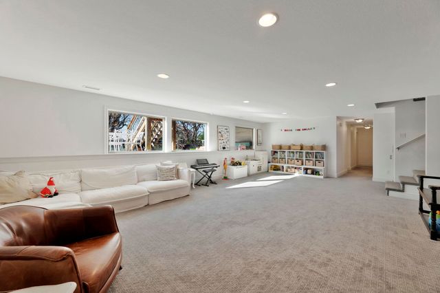 2333 N Silverdale, Andover, KS 67002