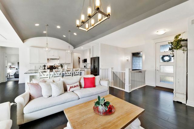 2333 N Silverdale, Andover, KS 67002