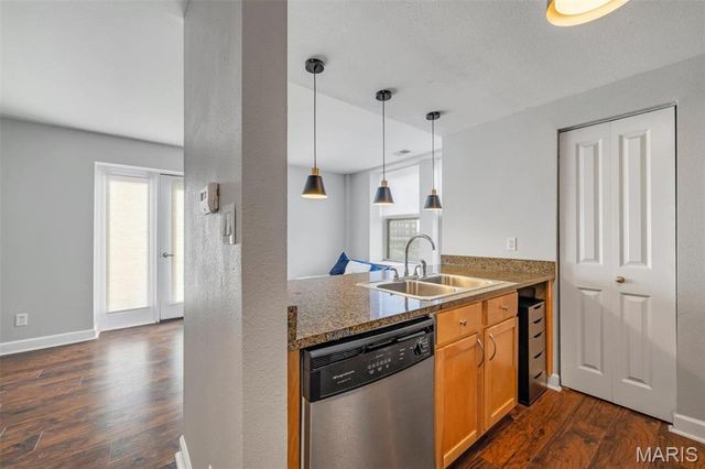 5330 Pershing Avenue 406, St Louis, MO 63112
