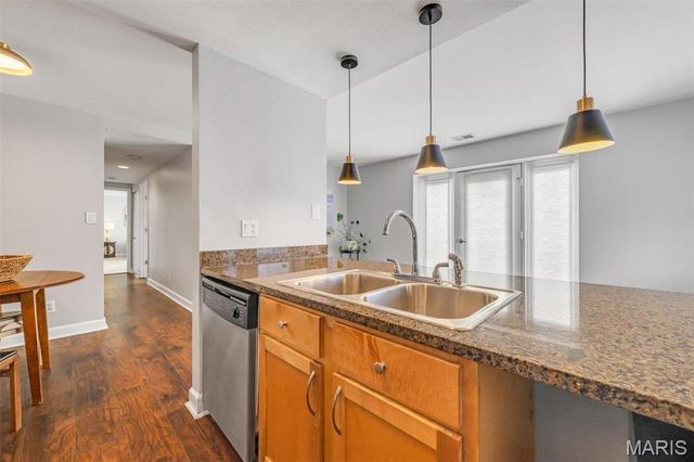 5330 Pershing Avenue 406, St Louis, MO 63112