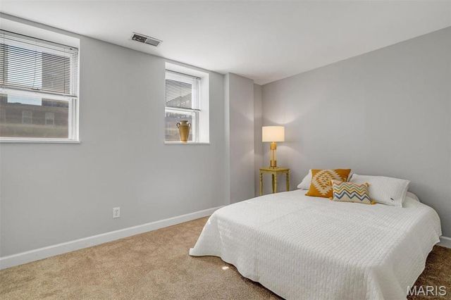 5330 Pershing Avenue 406, St Louis, MO 63112
