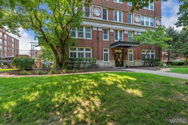 5330 Pershing Avenue 406, St Louis, MO 63112