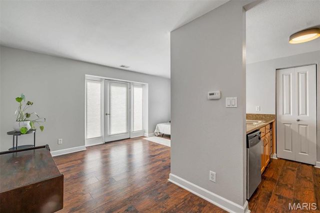 5330 Pershing Avenue 406, St Louis, MO 63112