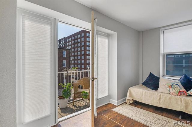 5330 Pershing Avenue 406, St Louis, MO 63112