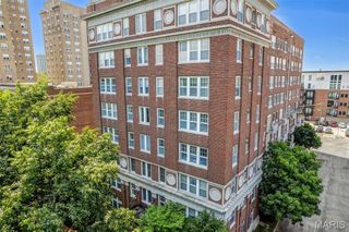 5330 Pershing Avenue 406, St Louis, MO 63112