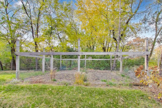 49 Aspen Road, Ogden Dunes, IN 46368