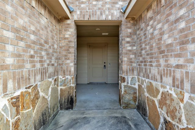 1748 Duskwood Drive, Lancaster, TX 75146