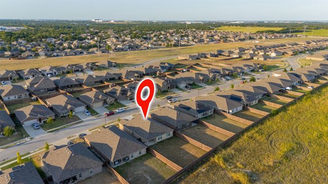 1748 Duskwood Drive, Lancaster, TX 75146