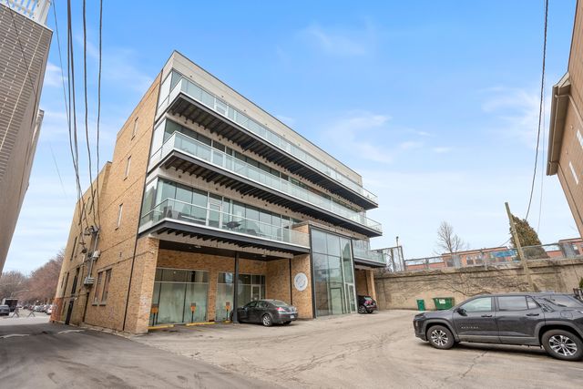 1755 N Damen Avenue 204, Chicago, IL 60647