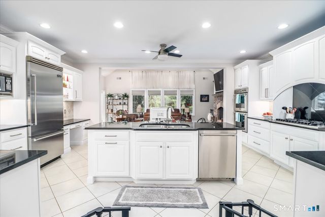 6 Hamlin Court, Brookfield, CT 06804