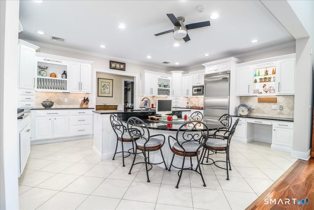 6 Hamlin Court, Brookfield, CT 06804