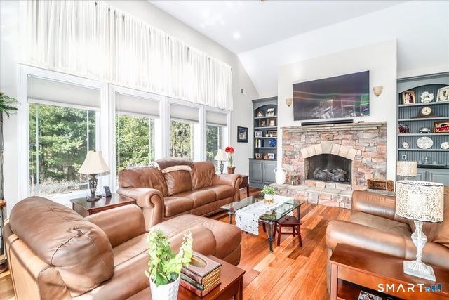 6 Hamlin Court, Brookfield, CT 06804