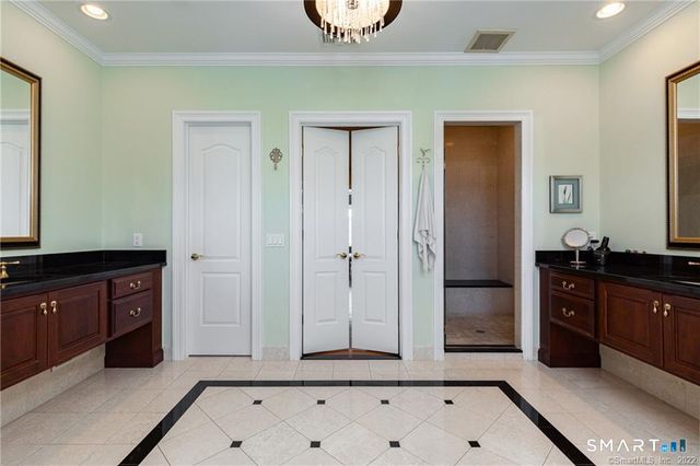 6 Hamlin Court, Brookfield, CT 06804