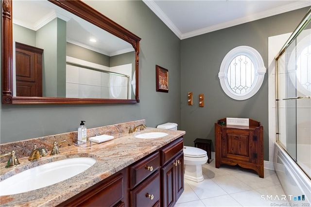 6 Hamlin Court, Brookfield, CT 06804