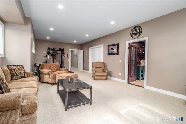 6 Hamlin Court, Brookfield, CT 06804