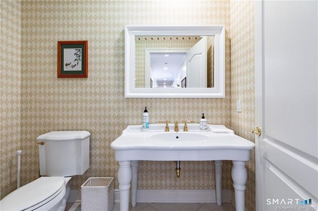 6 Hamlin Court, Brookfield, CT 06804