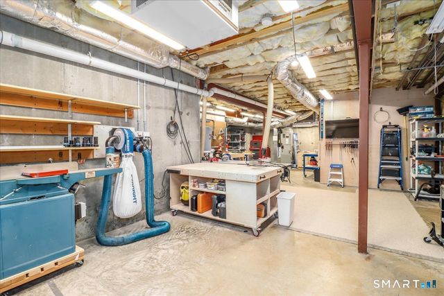 6 Hamlin Court, Brookfield, CT 06804