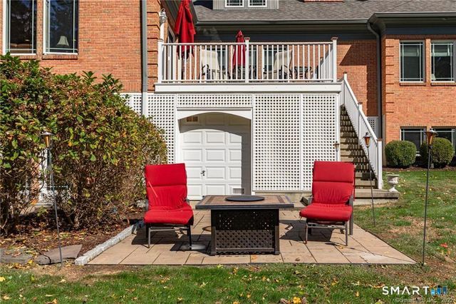 6 Hamlin Court, Brookfield, CT 06804