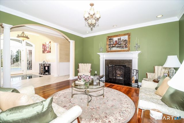 6 Hamlin Court, Brookfield, CT 06804