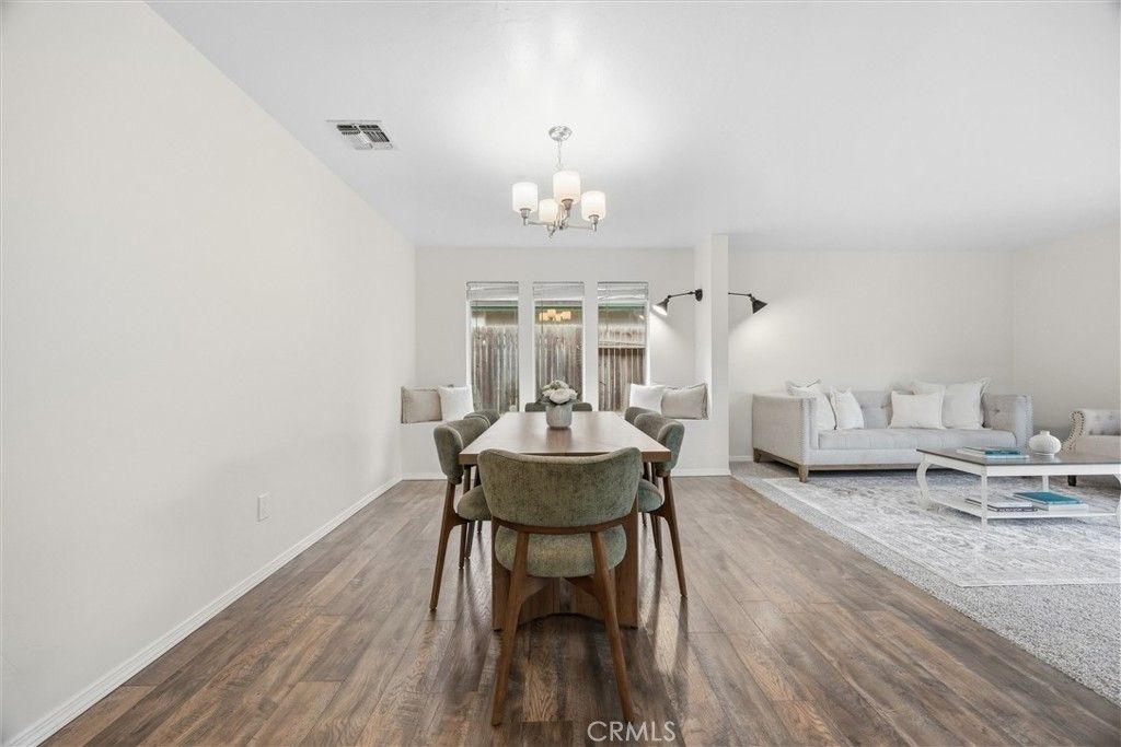 Image 13 of property listing at 9901 Mesa Oak Drive, Bakersfield, CA 93311