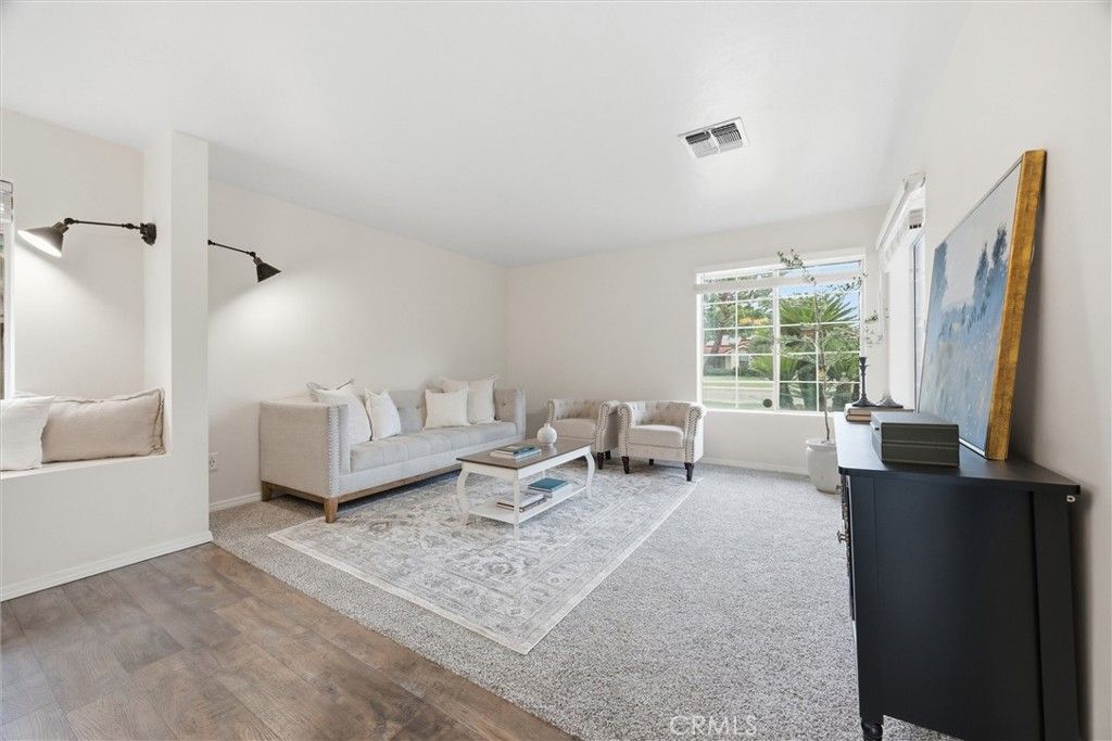 Image 14 of property listing at 9901 Mesa Oak Drive, Bakersfield, CA 93311