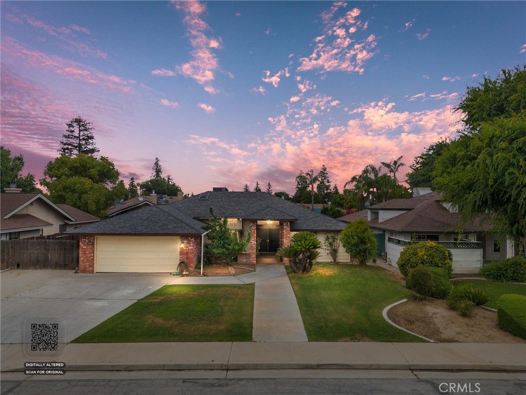 Image 2 of property listing at 9901 Mesa Oak Drive, Bakersfield, CA 93311