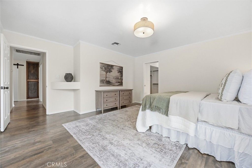 Image 27 of property listing at 9901 Mesa Oak Drive, Bakersfield, CA 93311