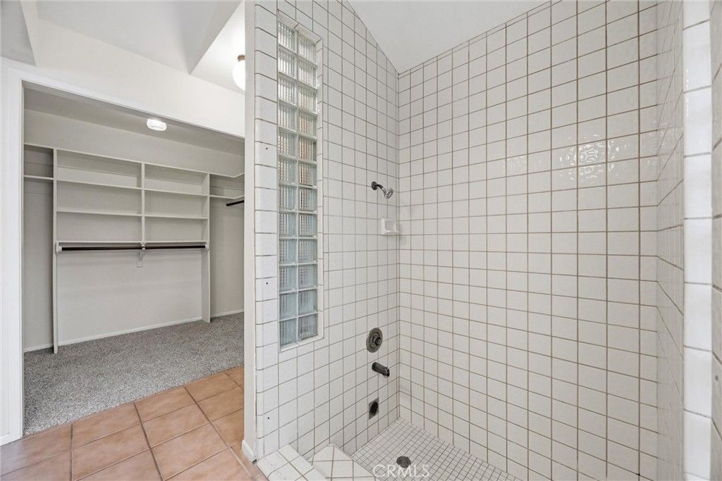 Image 31 of property listing at 9901 Mesa Oak Drive, Bakersfield, CA 93311