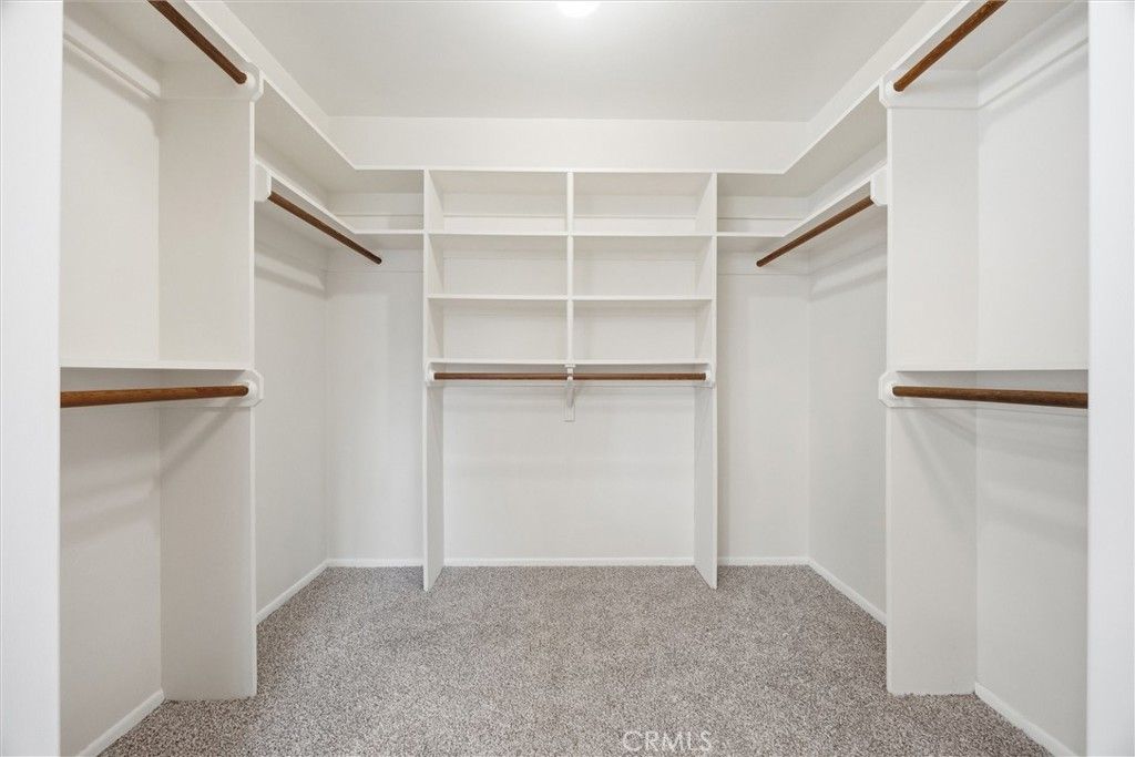 Image 32 of property listing at 9901 Mesa Oak Drive, Bakersfield, CA 93311