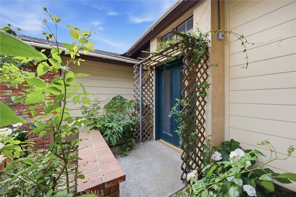 Image 40 of property listing at 9901 Mesa Oak Drive, Bakersfield, CA 93311