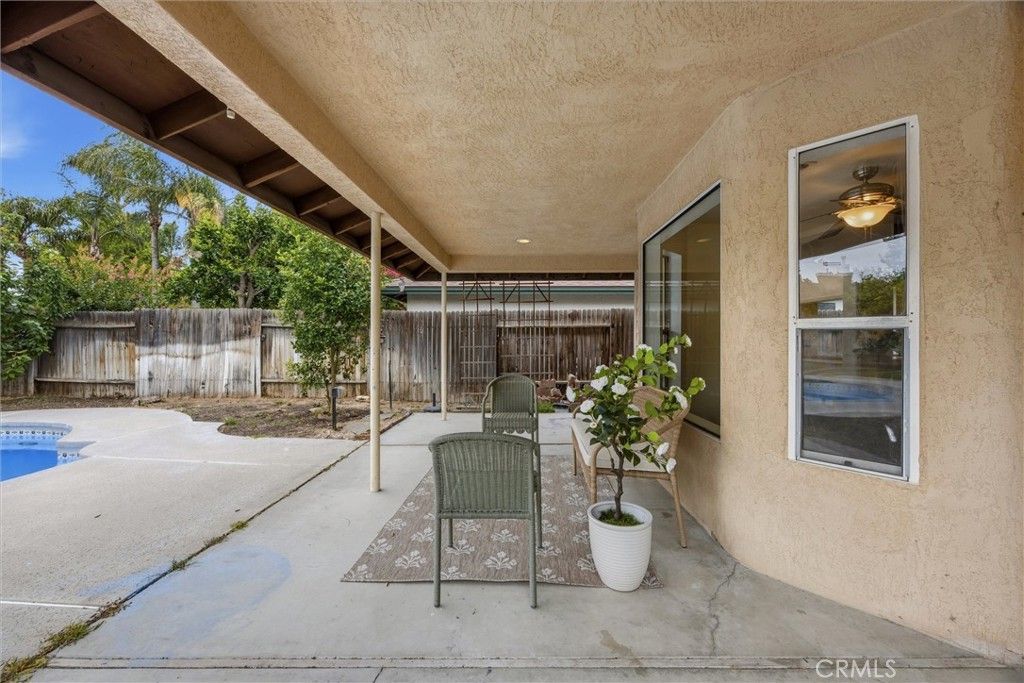 Image 44 of property listing at 9901 Mesa Oak Drive, Bakersfield, CA 93311