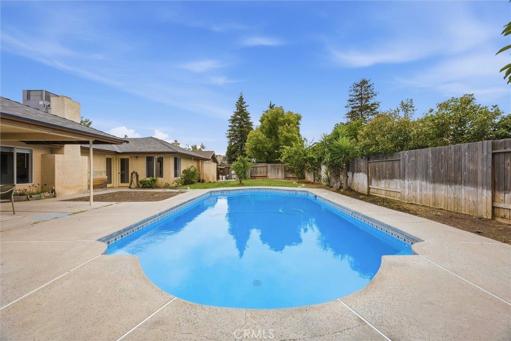 Image 47 of property listing at 9901 Mesa Oak Drive, Bakersfield, CA 93311
