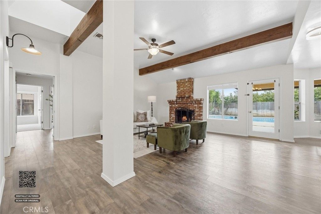 Image 7 of property listing at 9901 Mesa Oak Drive, Bakersfield, CA 93311