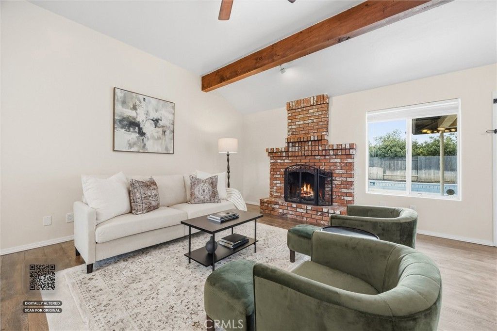 Image 8 of property listing at 9901 Mesa Oak Drive, Bakersfield, CA 93311