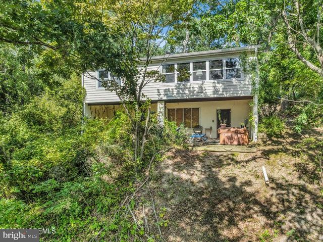 1687 FORGE POND RD, Brick, NJ 08724