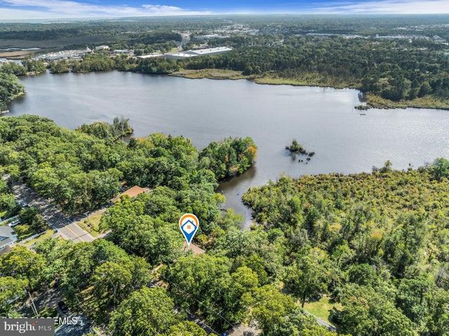 1687 FORGE POND RD, Brick, NJ 08724