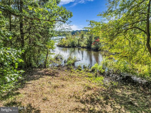 1687 FORGE POND RD, Brick, NJ 08724