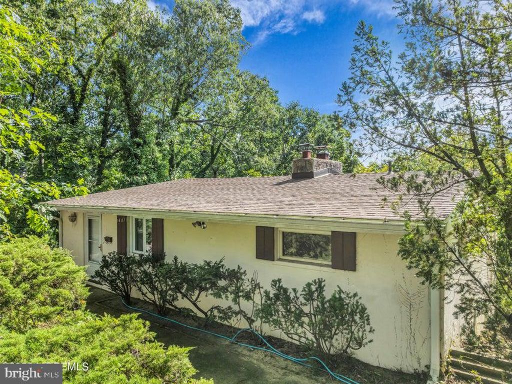 1687 FORGE POND RD, Brick, NJ 08724