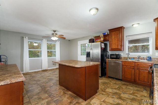 695 Sidney Street, St James, MO 65559