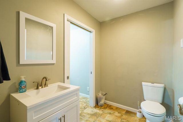 695 Sidney Street, St James, MO 65559